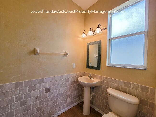 Building Photo - LARGE PARRISH POOL HOME! FENCED YARD! PET FRIENDLY! AVAILABLE FOR JUNE! LONG TERM LEASE!