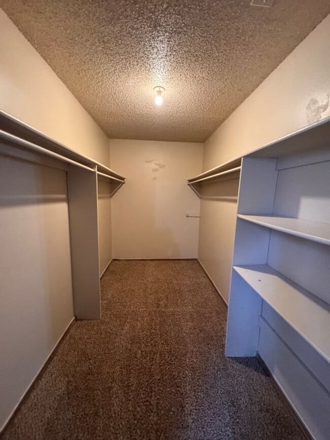 Building Photo - 2 bed duplex with 1 1/2 baths, bonus room and a 1 car garage for lease in SW OKC! (no fenced yard)