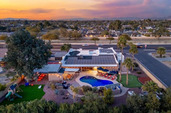 Building Photo - 6235 E Thunderbird Rd