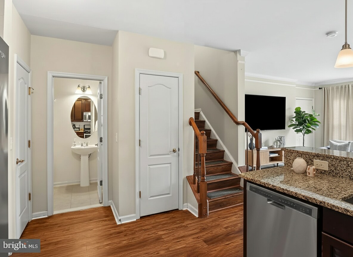 Building Photo - 15240 Torbay Way