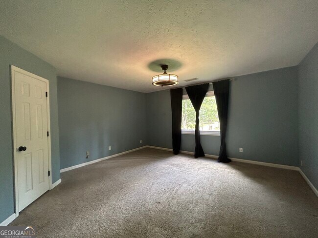 Building Photo - 102 Shawville Ln