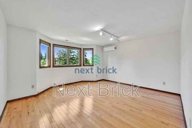Building Photo - 21501 21st Ave W
