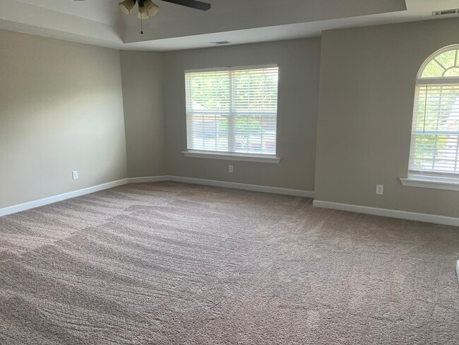 Building Photo - 5140 Wells Dr