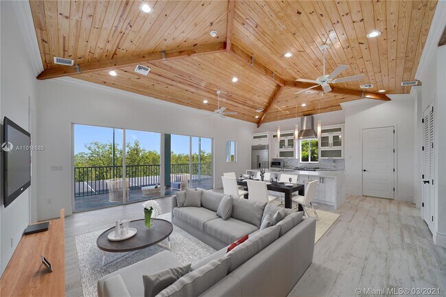 Building Photo - 2 Flamingo Hammock Rd