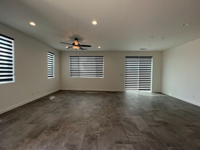 Building Photo - Beautiful 3-Bedroom 2-Bath in Tesoro Viejo