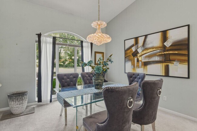 Building Photo - Must See Immaculate 3/2 Rainbow Springs with Lanai