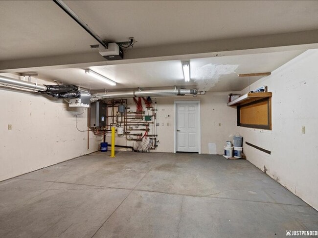 Building Photo - Timber Ridge Townhome