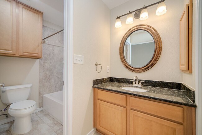 Building Photo - 2 Bedroom/2.5 Bath Bent Oak Subdivision