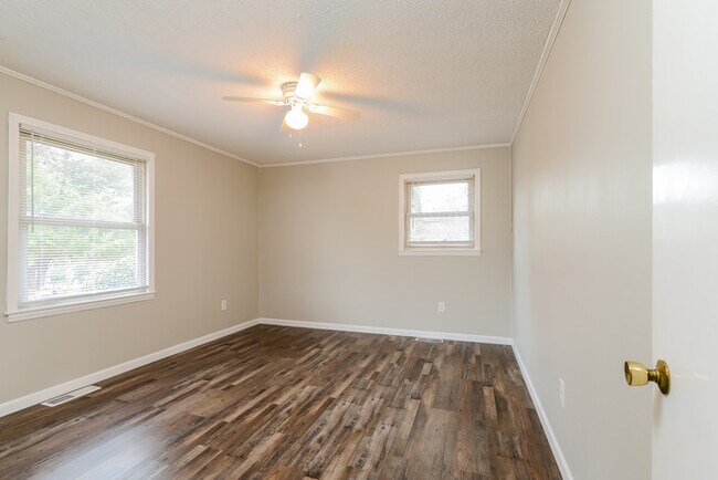 Building Photo - 3 Bedroom Home in Winston Salem