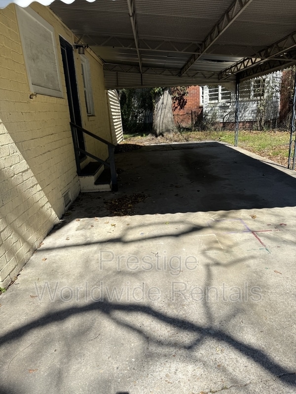 Building Photo - 3103 Head St