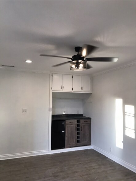 Building Photo - 12345 Flomar Dr