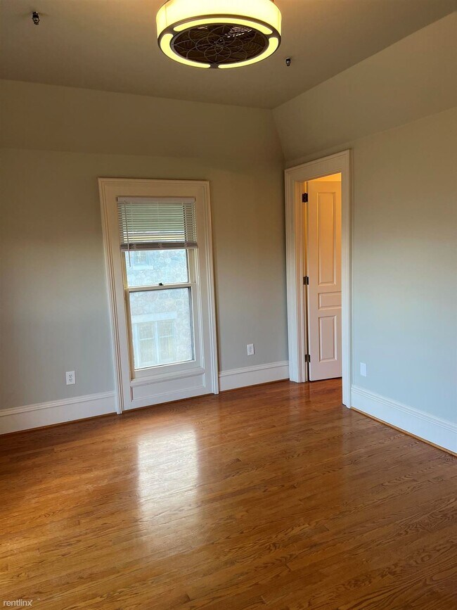 Building Photo - 3 br, 2.5 bath House - 206 S Huron St Apar...