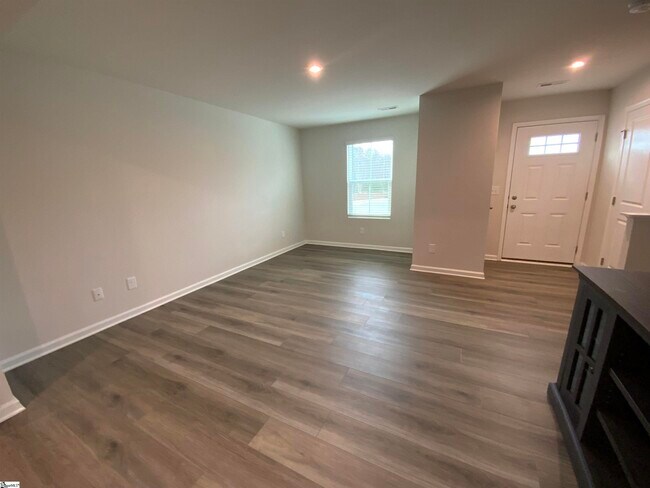 Building Photo - 4 Tidworth Dr