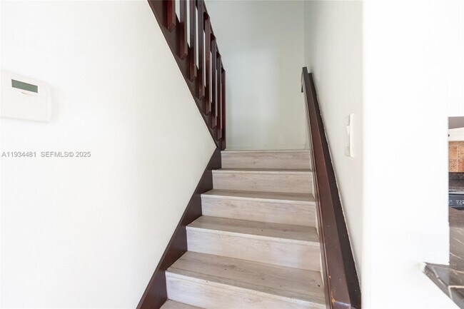 Building Photo - 4205 Village Dr