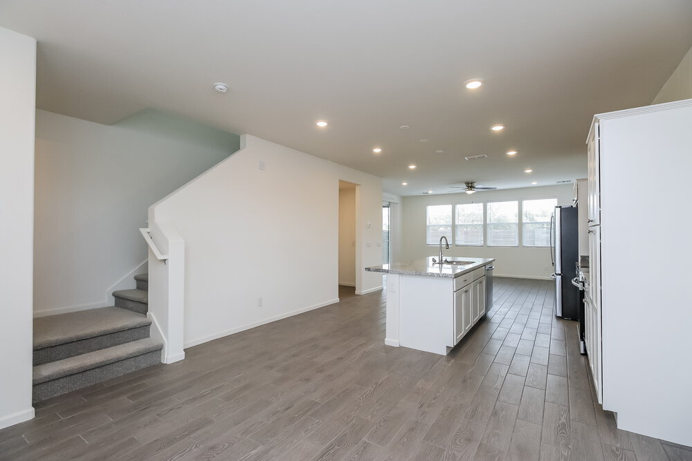 Building Photo - 2055 S Saguaro Dr