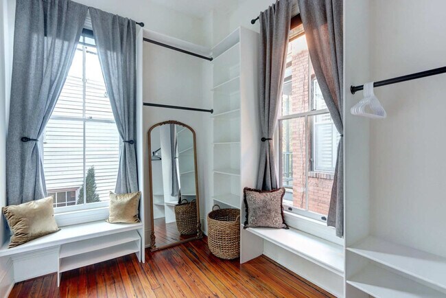 Building Photo - 415 Whitaker St