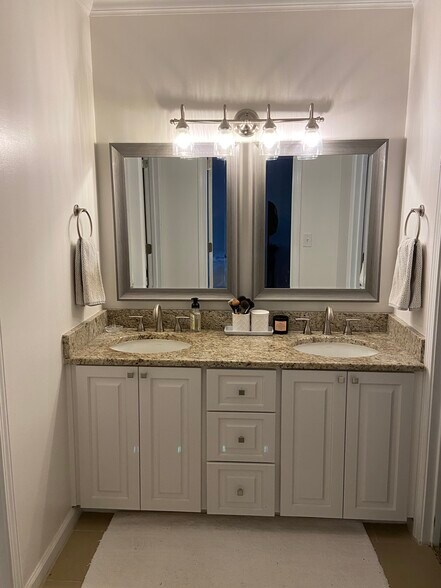 Primary bath - 54 N Butternut Dr