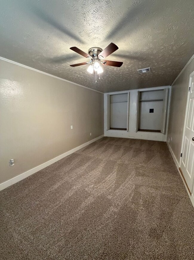 Building Photo - 3 Bedroom 1 Bath Home For Rent