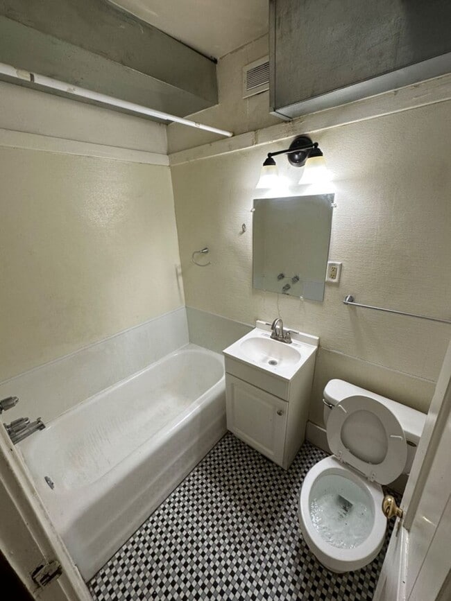 Interior Photo - 4720 N 37th St. (8 Unit)
