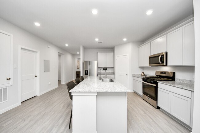 Building Photo - 25089 Pomegranate Pl