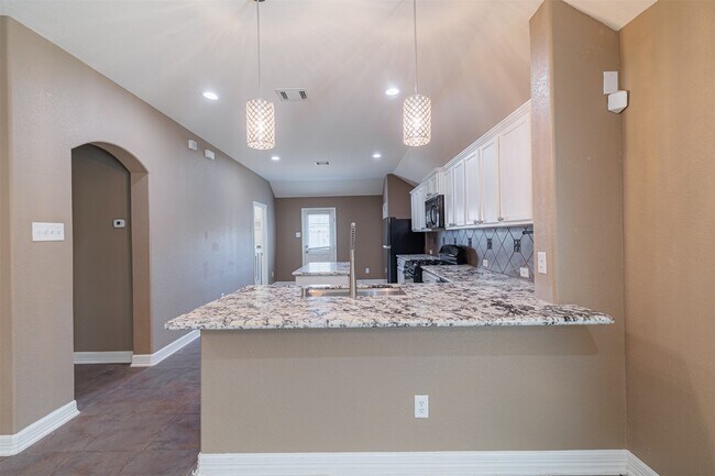 Building Photo - 18123 Almond Place Lane