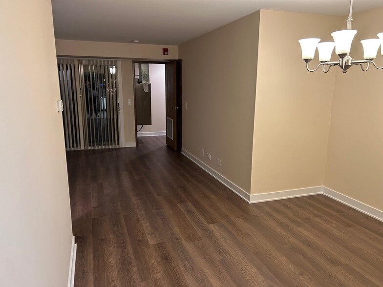 Dining & Living Room - 1526 N River West Ct