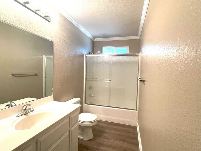 Building Photo - 3 bedroom, 2 bath in Lake Wildwood, Penn V...