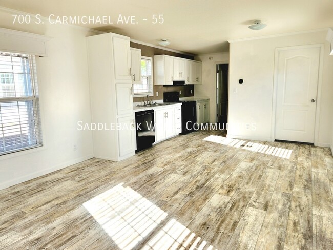 Building Photo - 700 S Carmichael Ave