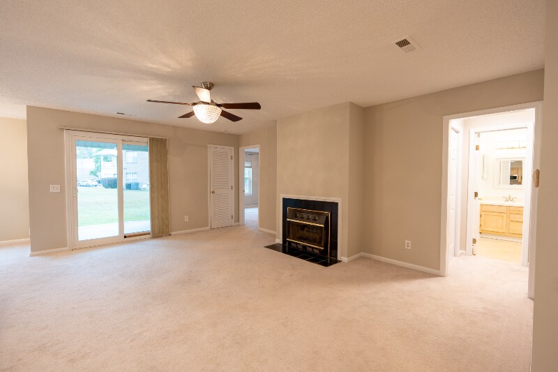 Building Photo - 2934 Mulberry Ln