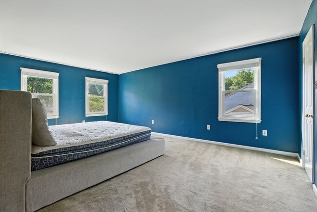 Building Photo - 14720 Peachwood Dr