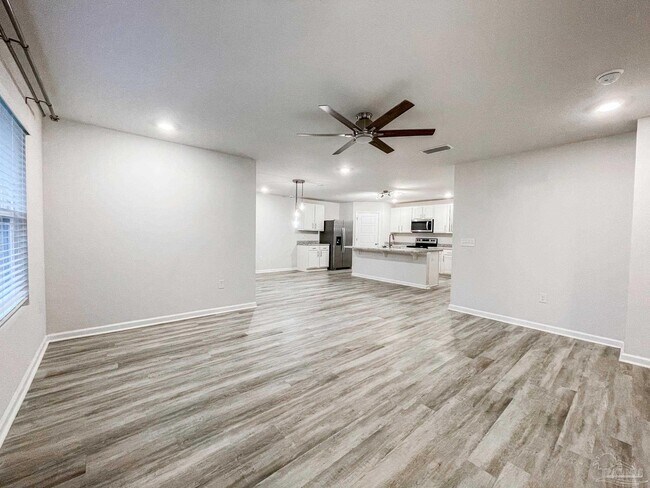 Building Photo - 9627 Angel Oak Dr