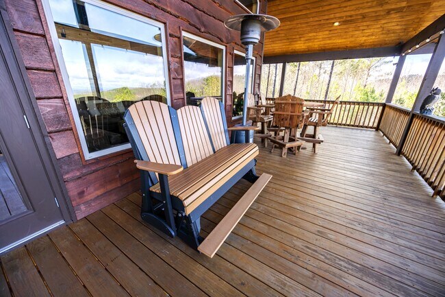 Building Photo - 921 Ridge Peak Dr