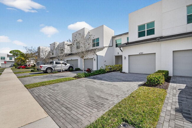 Building Photo - 4790 Navali Dr