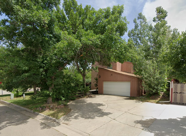 Building Photo - Pleasant Gunbarrel home 3/2.5/2 car