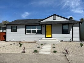 Building Photo - 472 Clara Street