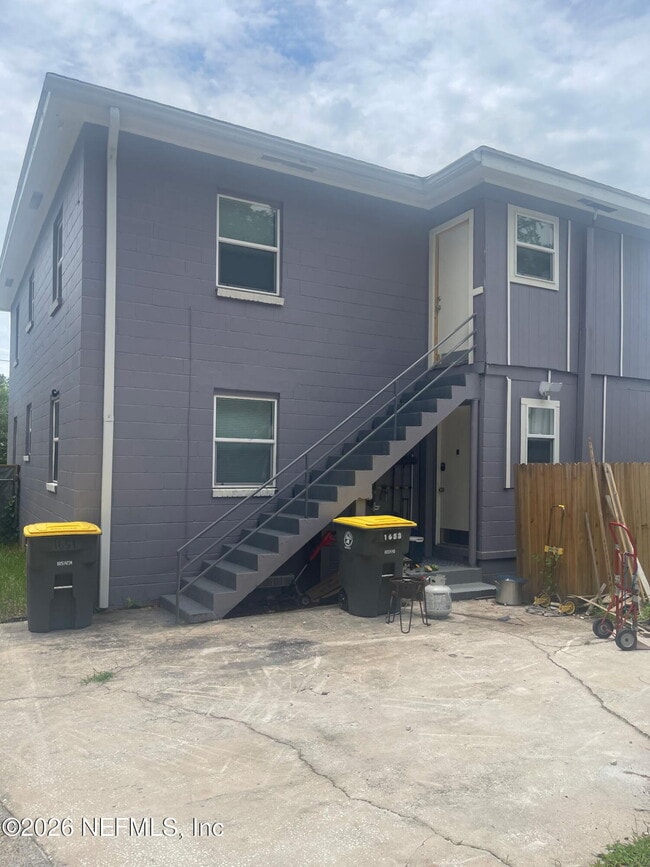 Building Photo - 1651 W 17th St