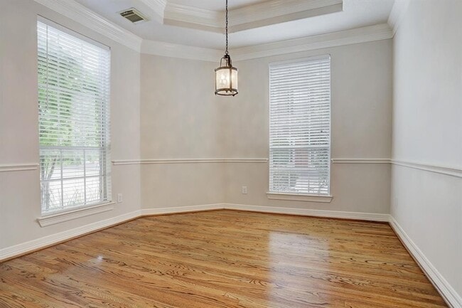 Building Photo - 2822 Briarhurst Park