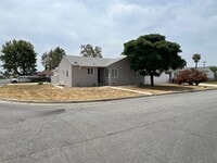 Building Photo - Extensively Remodeled 3 Bed 2 Bath Garden ...