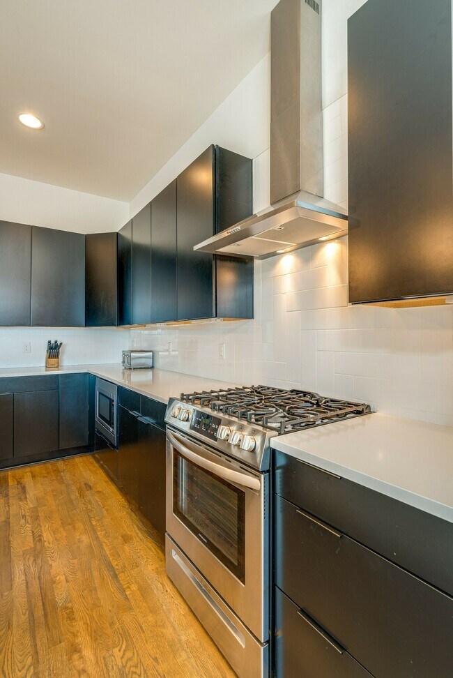 Building Photo - 2910 Felicia St