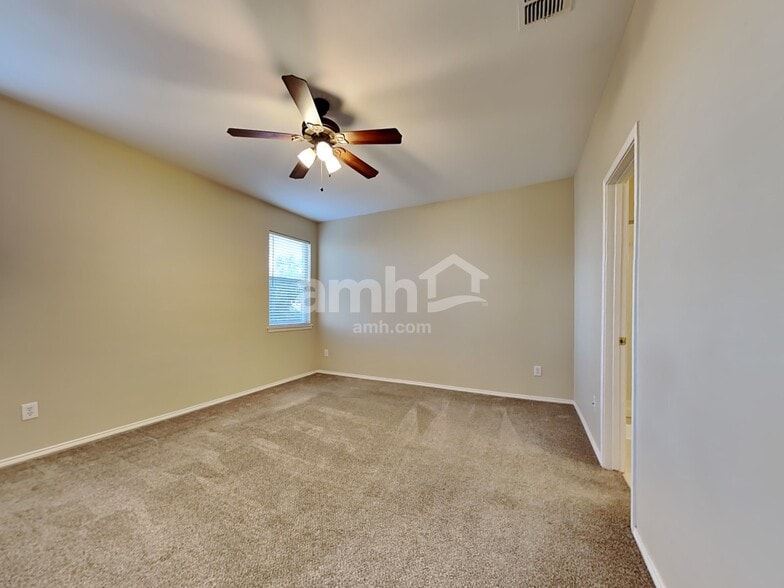 Building Photo - 1404 Blue Gill Ln