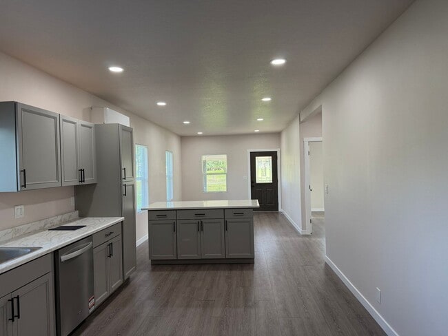 Building Photo - Updated 3 bedroom 2 bathroom house in Dexter!