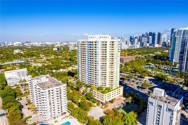 Building Photo - 2475 Brickell Ave