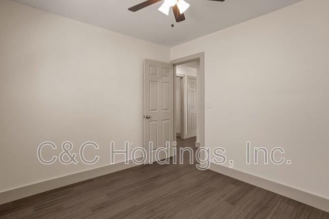 Building Photo - 104 S 195th E Ave