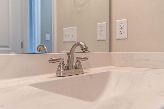 Building Photo - 151 Titleist Ct