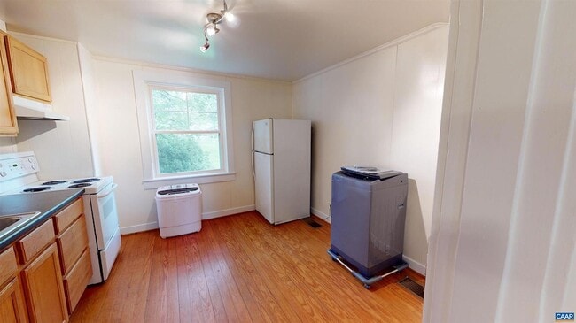 Building Photo - 1302 Crozet Ave