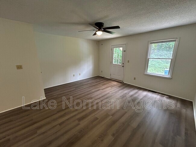 Building Photo - 4709 Grassy Creek Rd