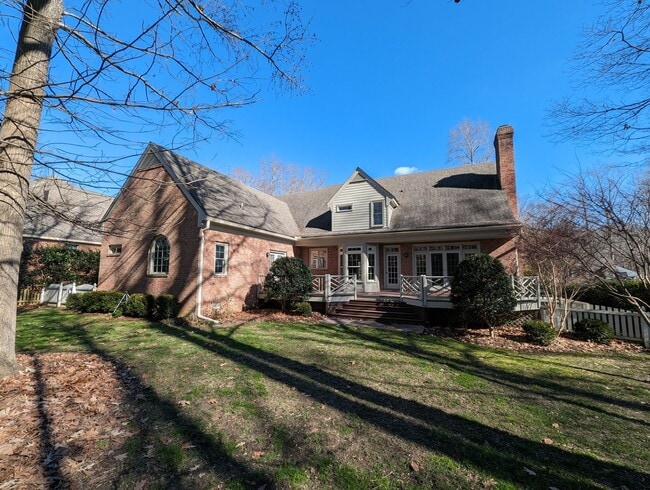 Building Photo - 325 Yorkshire Dr