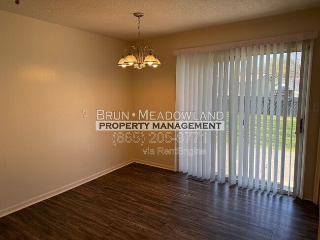 Building Photo - 3719 Mooers St