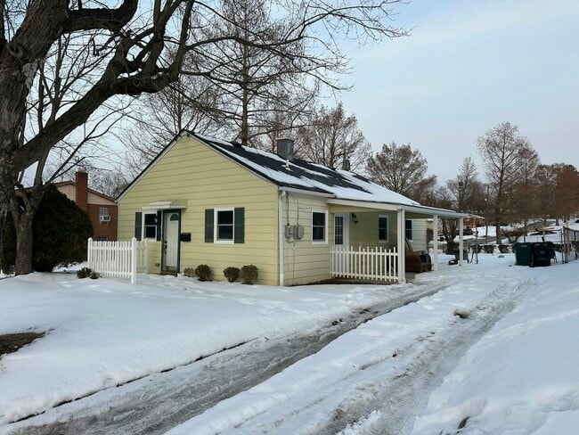 Building Photo - 6128 Red Bank Rd