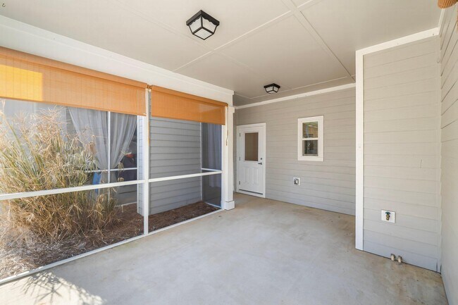 Building Photo - 118 N Sand Palm Rd